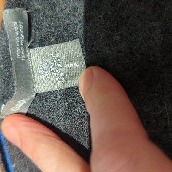 Gap 100% Merino Cardigan - Picture 4 of 5